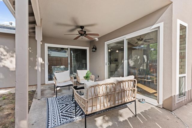 6935 Woodside Dr, Sacramento, CA 95842