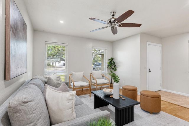 6935 Woodside Dr, Sacramento, CA 95842