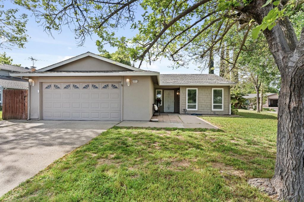 6935 Woodside Dr, Sacramento, CA 95842