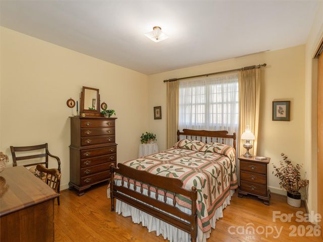 28 Westridge Drive, Asheville, NC 28803