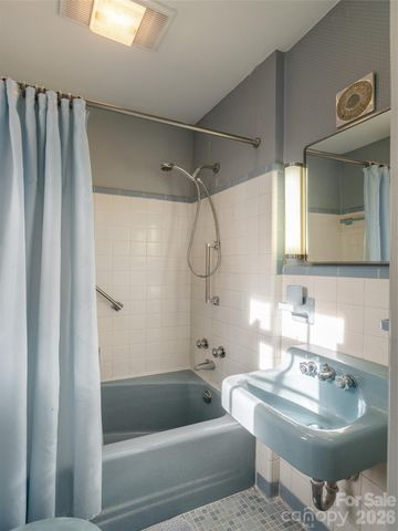 28 Westridge Drive, Asheville, NC 28803