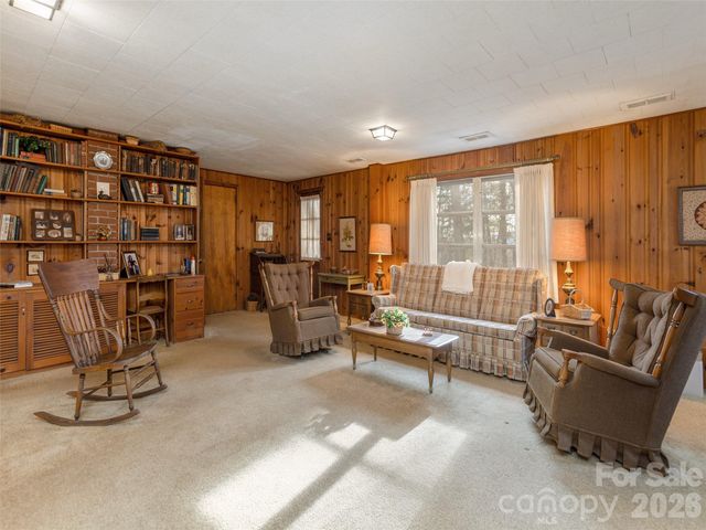 28 Westridge Drive, Asheville, NC 28803