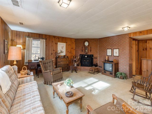 28 Westridge Drive, Asheville, NC 28803