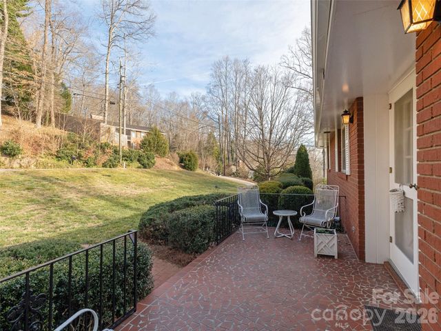 28 Westridge Drive, Asheville, NC 28803