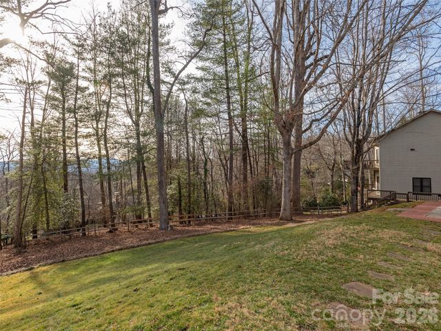 28 Westridge Drive, Asheville, NC 28803