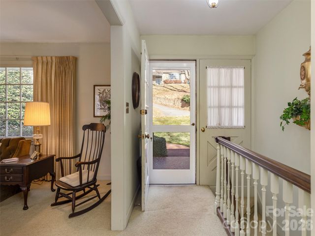 28 Westridge Drive, Asheville, NC 28803