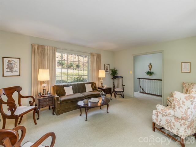 28 Westridge Drive, Asheville, NC 28803