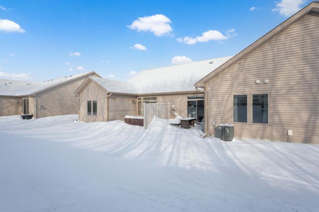 652 Shardlow Place NE, Byron, MN 55920
