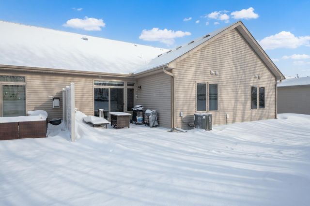652 Shardlow Place NE, Byron, MN 55920