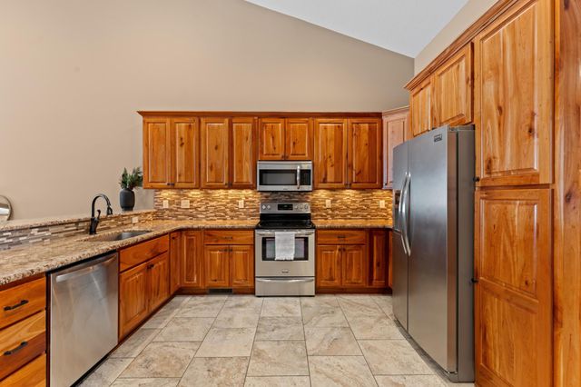 652 Shardlow Place NE, Byron, MN 55920