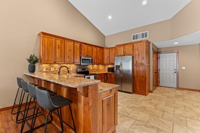 652 Shardlow Place NE, Byron, MN 55920