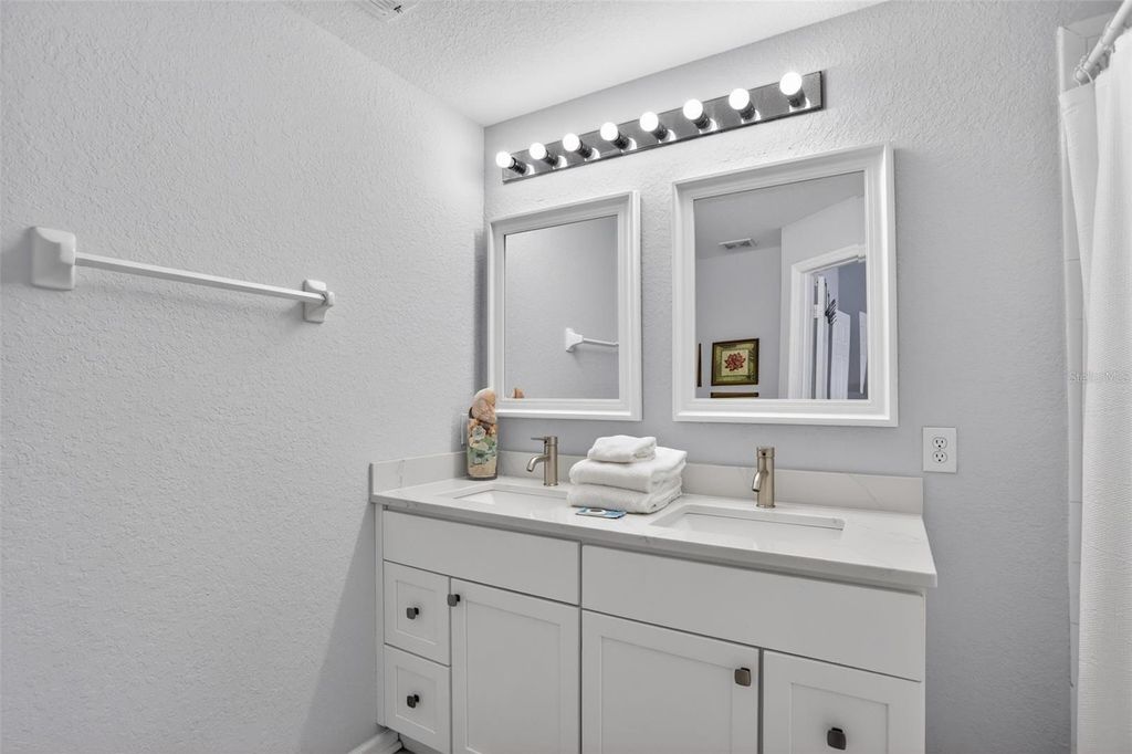 Image 18 of property listing at 2554 MANESHAW LANE, Kissimmee, FL 34747