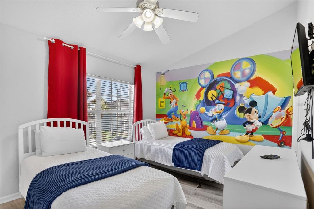 Image 20 of property listing at 2554 MANESHAW LANE, Kissimmee, FL 34747