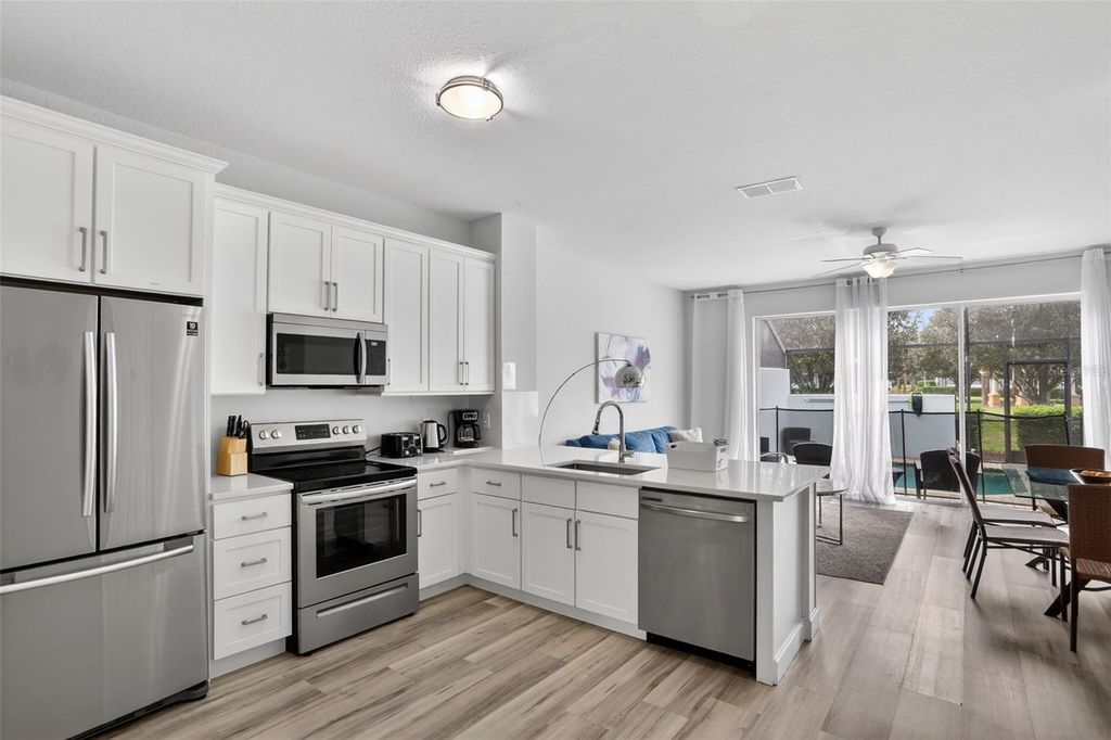 Image 4 of property listing at 2554 MANESHAW LANE, Kissimmee, FL 34747