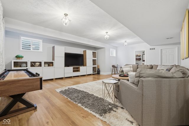 12034 Ashland Drive, Fishers, IN 46037