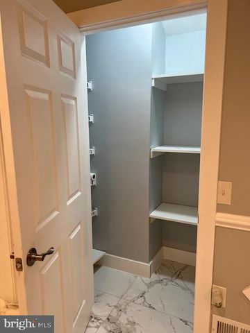 1000 W FRONT ST, Florence, NJ 08518