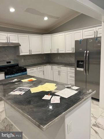 1000 W FRONT ST, Florence, NJ 08518