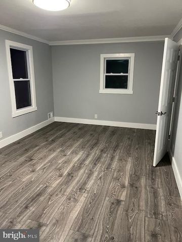 1000 W FRONT ST, Florence, NJ 08518