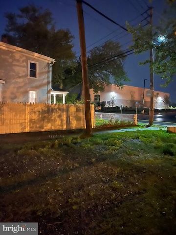 1000 W FRONT ST, Florence, NJ 08518