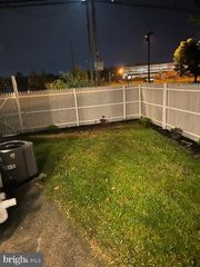1000 W FRONT ST, Florence, NJ 08518