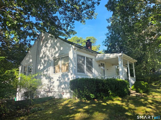 30 Ridgewood Avenue, Waterford, CT 06385