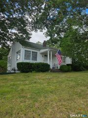 30 Ridgewood Avenue, Waterford, CT 06385