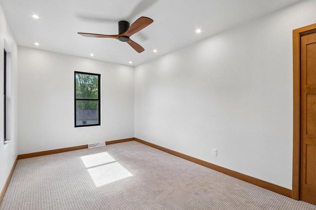 637 1st STREET, Delafield, WI 53018