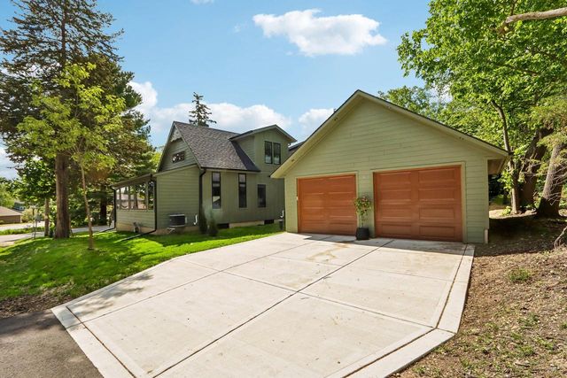 637 1st STREET, Delafield, WI 53018