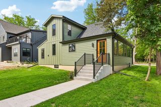 637 1st STREET, Delafield, WI 53018