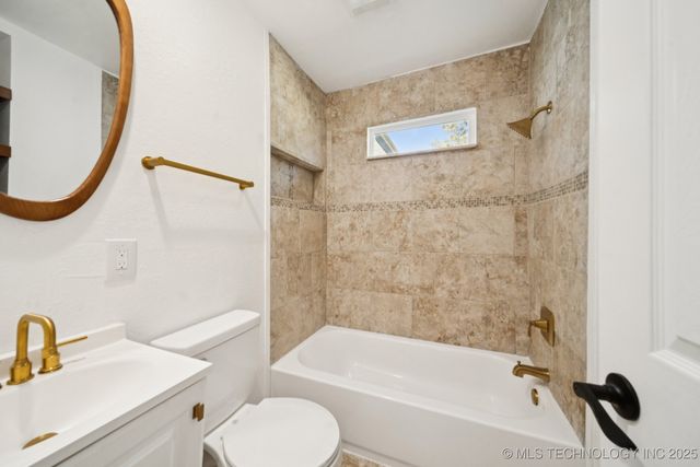 220 W Memphis Street, Broken Arrow, OK 74012