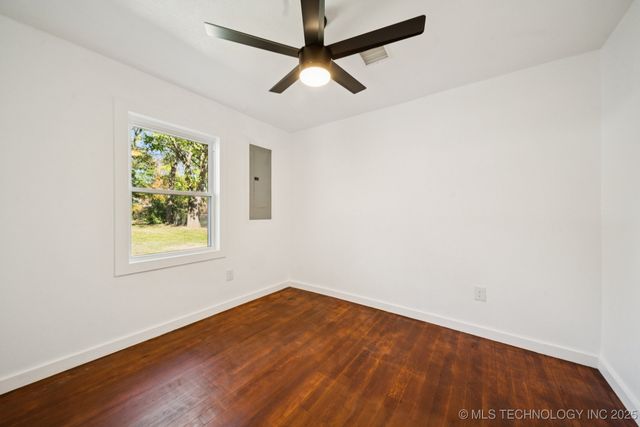 220 W Memphis Street, Broken Arrow, OK 74012