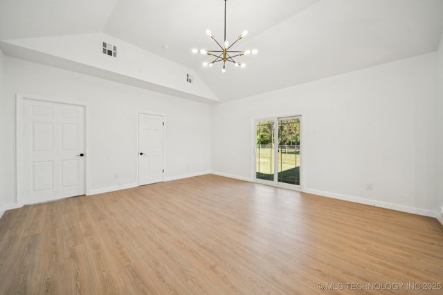 220 W Memphis Street, Broken Arrow, OK 74012