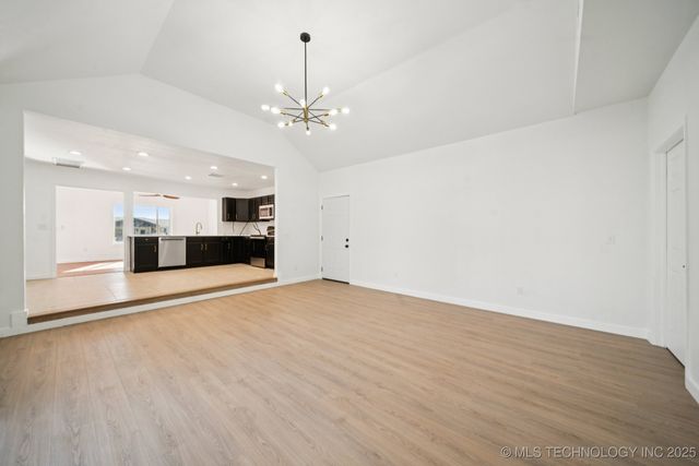 220 W Memphis Street, Broken Arrow, OK 74012