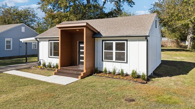 220 W Memphis Street, Broken Arrow, OK 74012