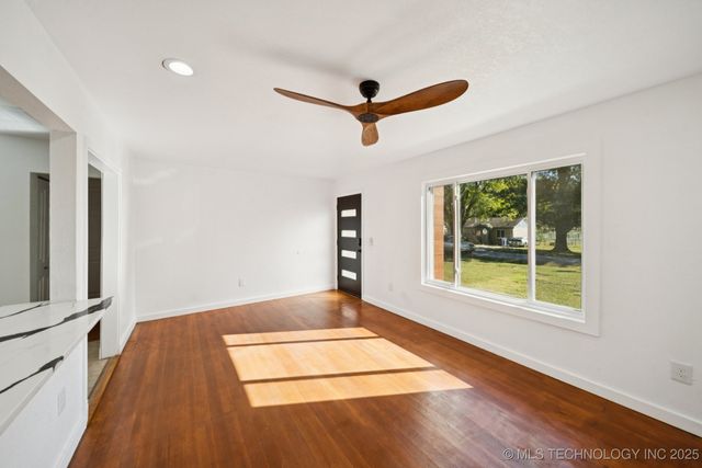 220 W Memphis Street, Broken Arrow, OK 74012