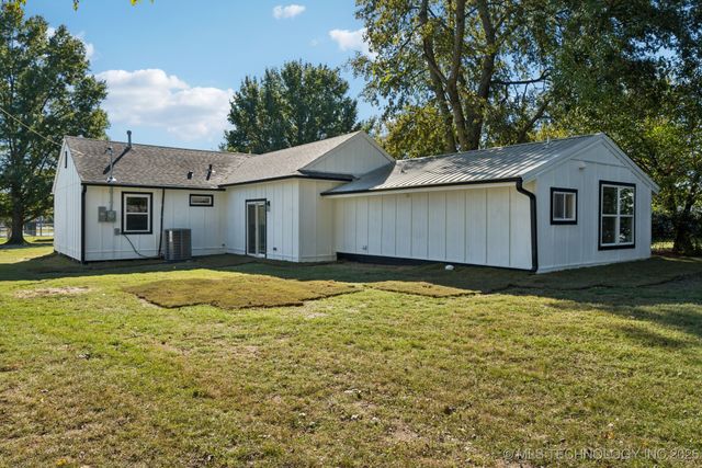 220 W Memphis Street, Broken Arrow, OK 74012