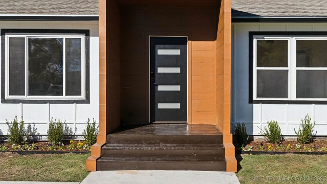 220 W Memphis Street, Broken Arrow, OK 74012