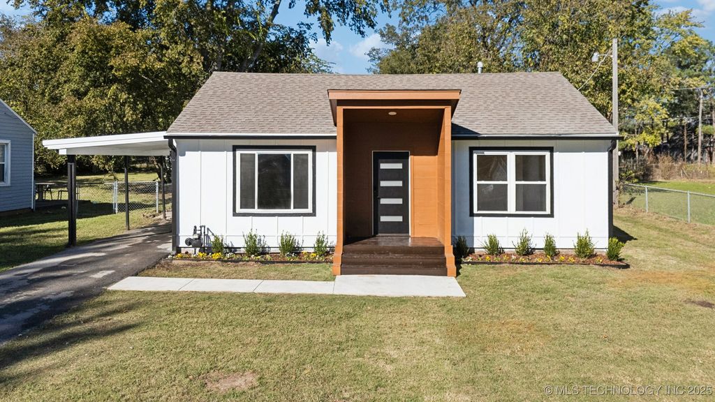 220 W Memphis Street, Broken Arrow, OK 74012