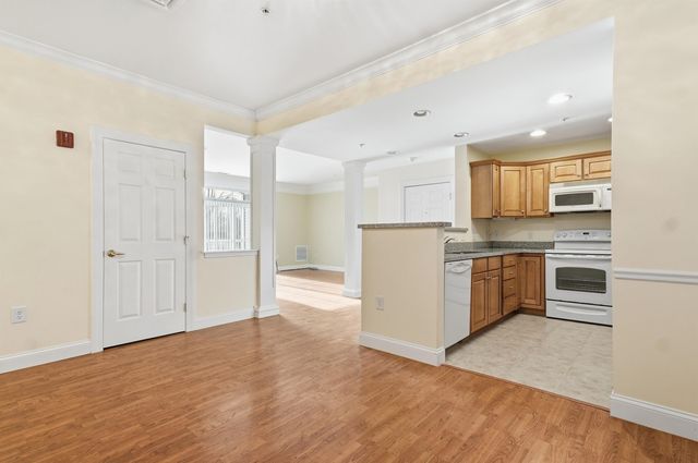 5 Sally Sweets Way Unit 110, Salem, NH 03079