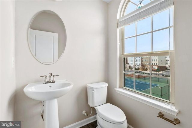 6026 FORUM SQ, Frederick, MD 21703