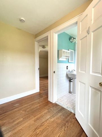 65 Franklin Rd, Longmeadow, MA 01106