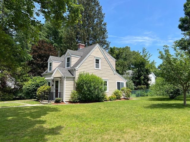 65 Franklin Rd, Longmeadow, MA 01106