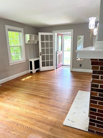 65 Franklin Rd, Longmeadow, MA 01106