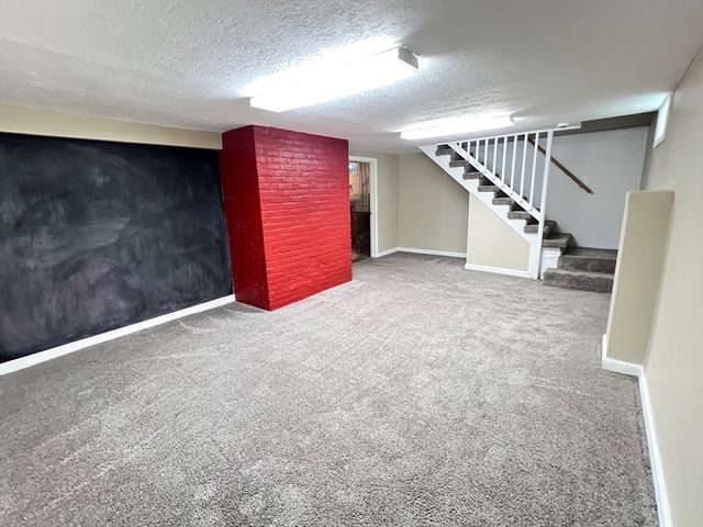 65 Franklin Rd, Longmeadow, MA 01106
