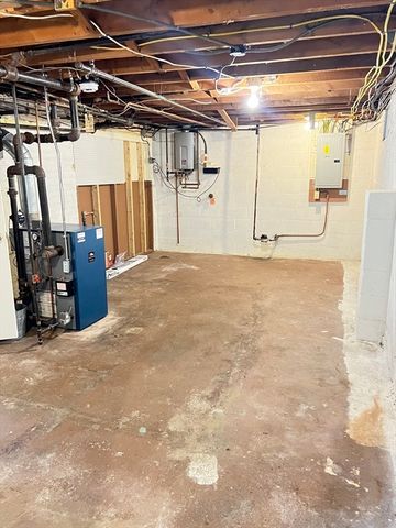 65 Franklin Rd, Longmeadow, MA 01106