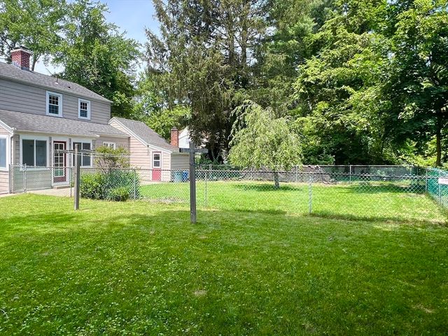 65 Franklin Rd, Longmeadow, MA 01106