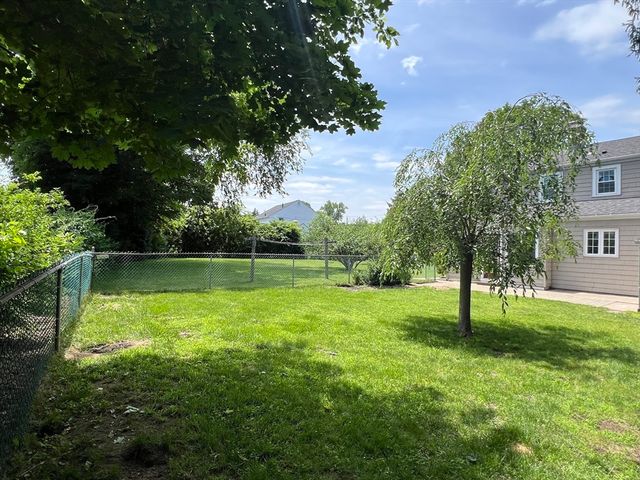 65 Franklin Rd, Longmeadow, MA 01106