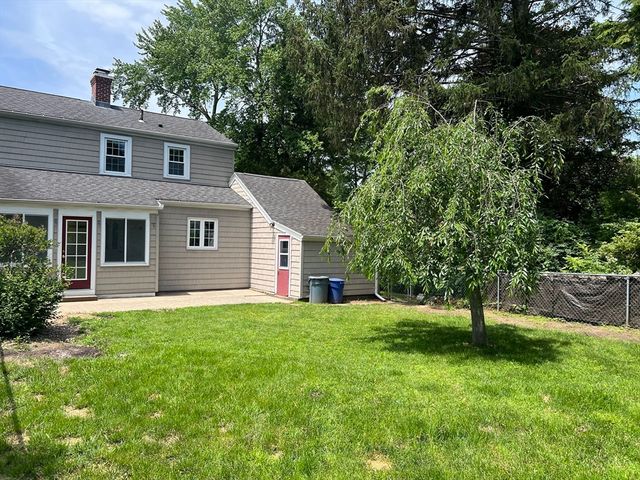 65 Franklin Rd, Longmeadow, MA 01106