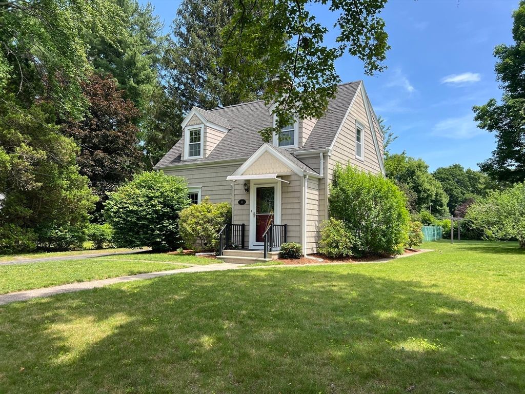 65 Franklin Rd, Longmeadow, MA 01106