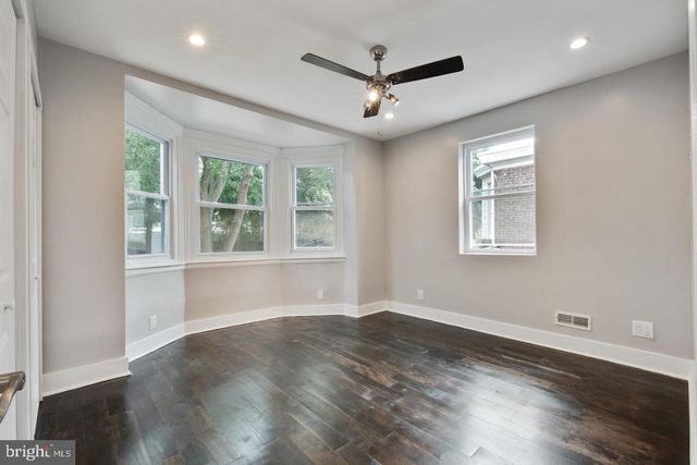 5445 RIDGE AVE, Philadelphia, PA 19128